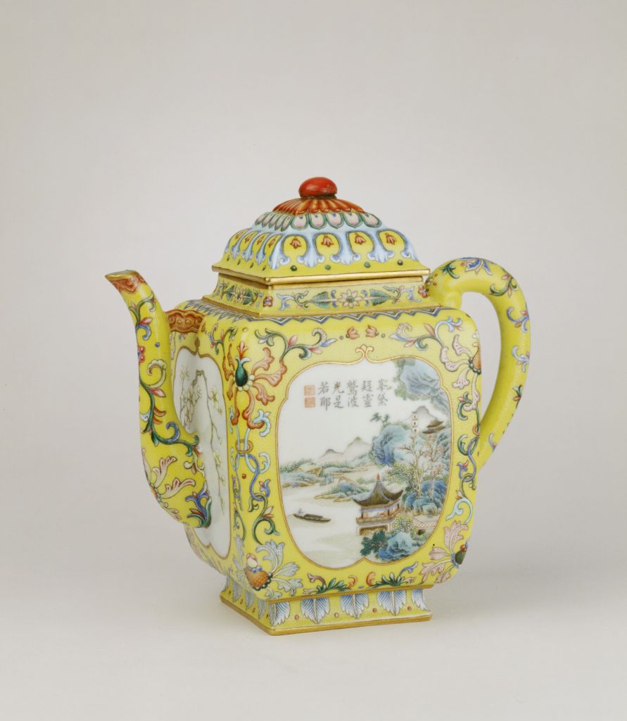 图片[1]-Qianlong style yellow ground light pink landscape figure painting of a square teapot-China Archive